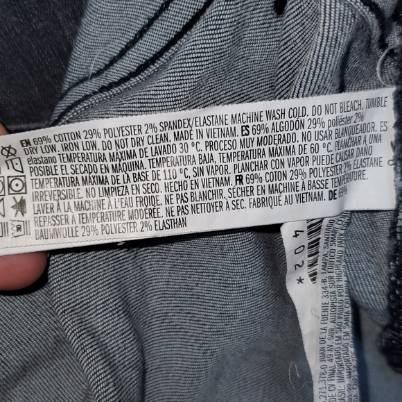 Forever 21 High waisted distressed jeans - Picture 5 of 5